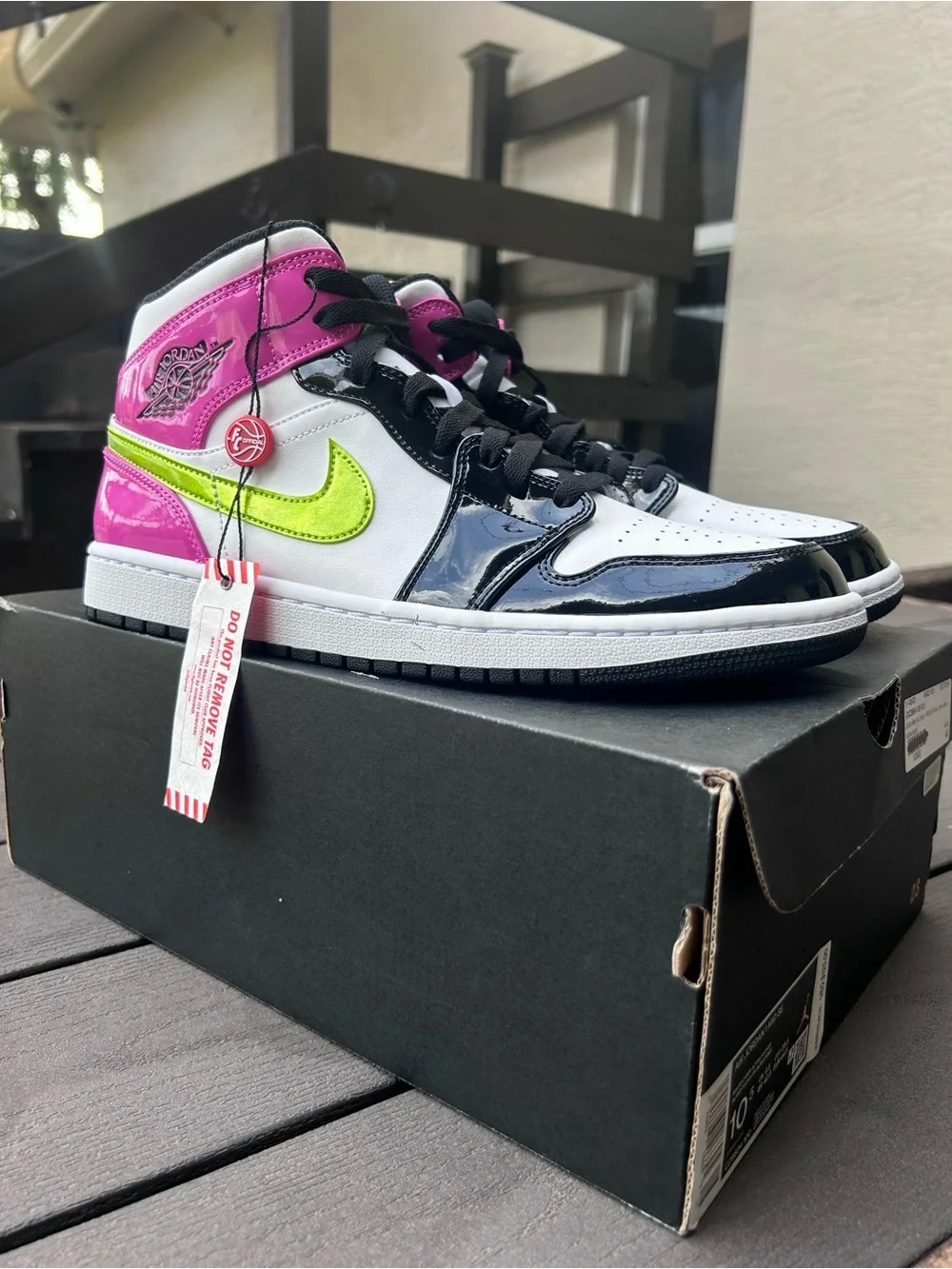 Jordan Air Jordan 1 Mid SE White Black Fuchsia